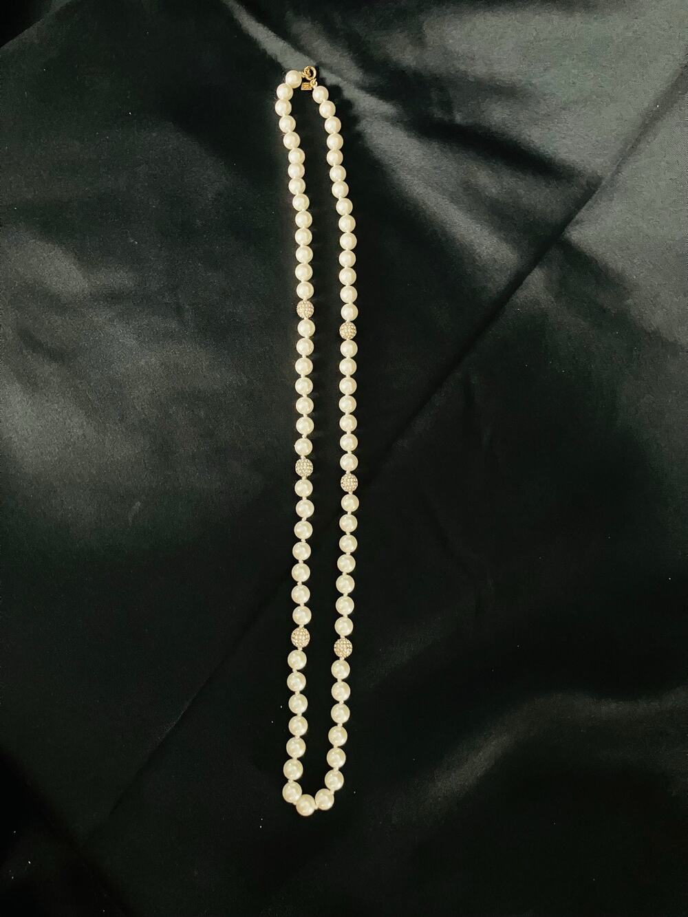 Banana Republic Faux Pearl Rhinestone Statement Necklace Gold Tone 18"